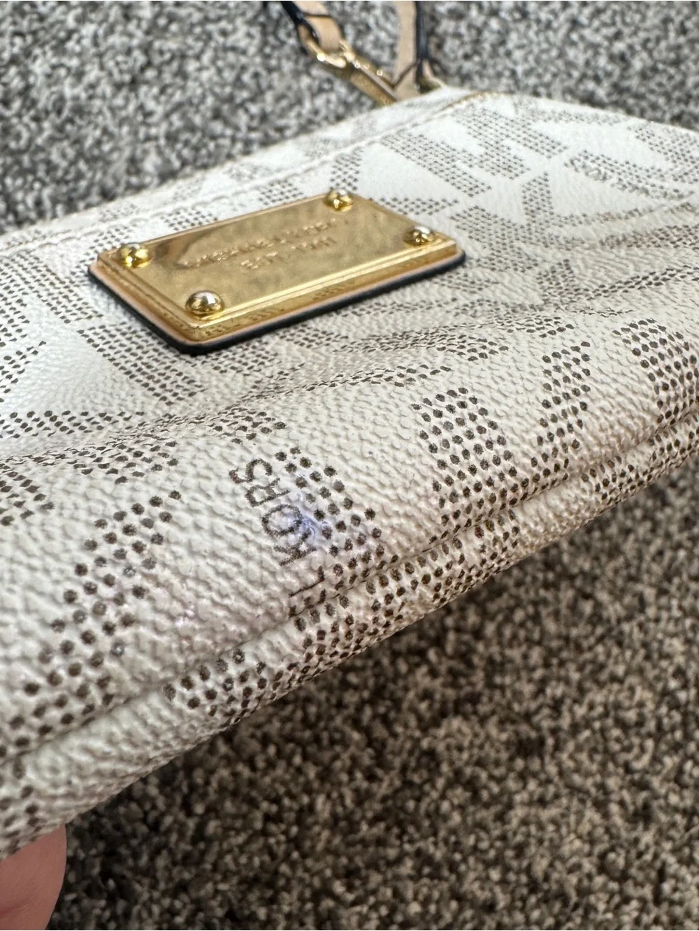 Michael Kors Jet Set Vanilla MK Logo Wristlet Wallet Pouch Gold Tone